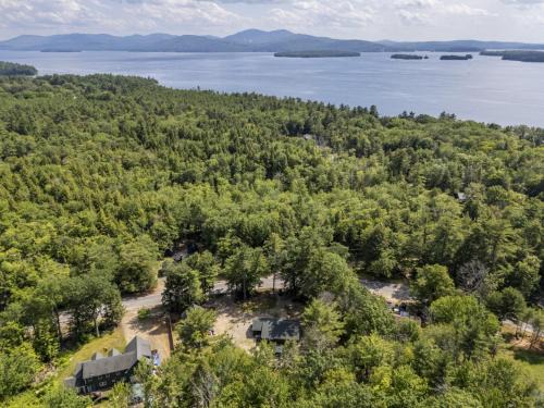 Moultonborough House | Game Room Retreat Fire Pit Near Winnipesaukee