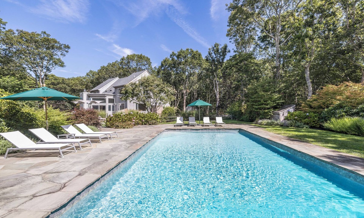 Springs House | Gated Estate - 5BR nr Beach: Heated Pool, Jacuzzi, Tennis, Landscaped gardens