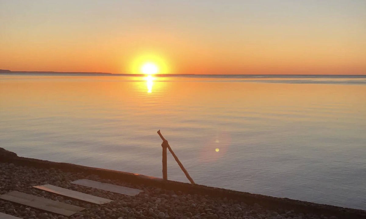 Tiny Cottage | Georgian Bay Waterfront Cottage w/Private Beach, Firepit, Family Friendly Cozy!