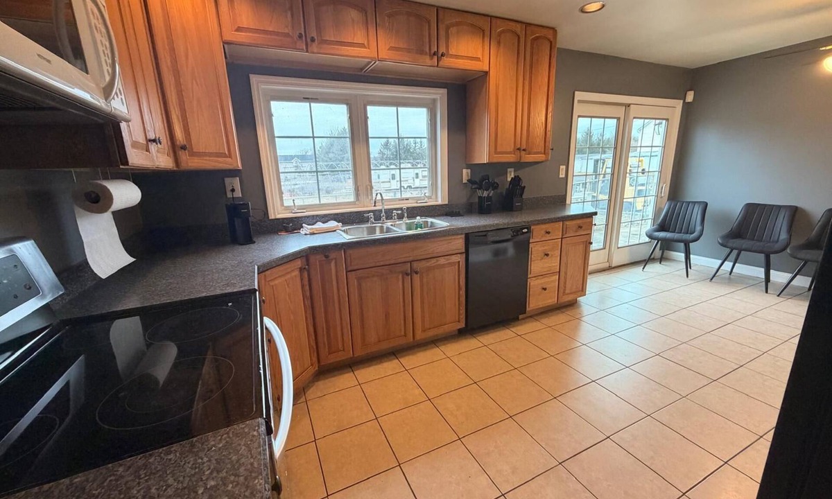 Bensalem House | Get Away Casino -Cozy 2-Bedroom Home Near PARX Casino & Sesame Place