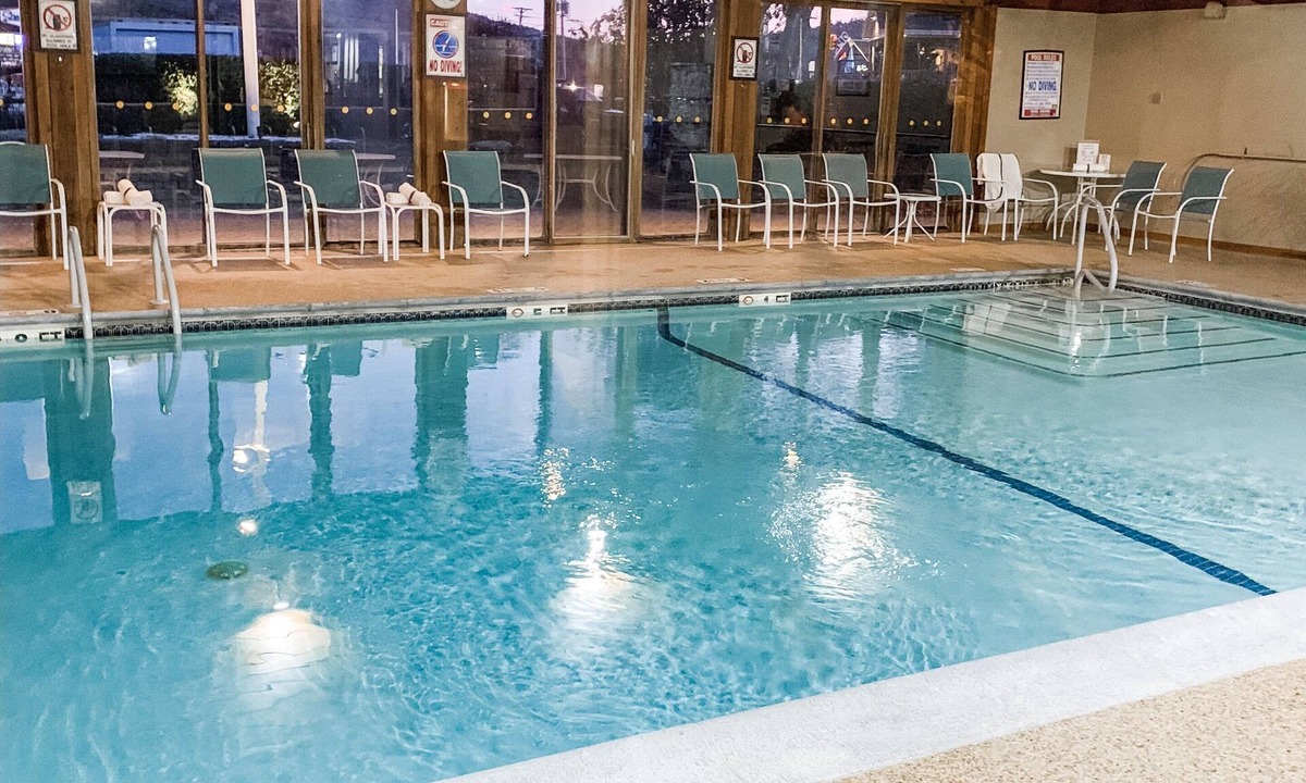 Gilford Condo | Gilford condo with pool, walk to beach, 7 mins to Gunstock
