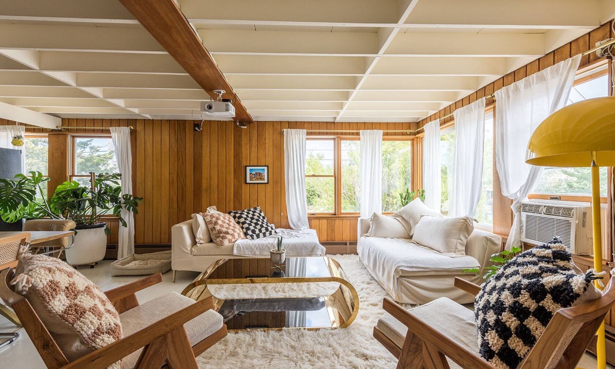 Barnegat Light Cottage | Goldie Point is a dreamy retro beach escape experience!