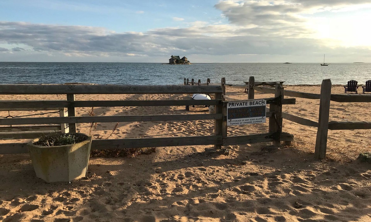 Pine Orchard House | Gorgeous 3BR Beach House with Private Beach Access.