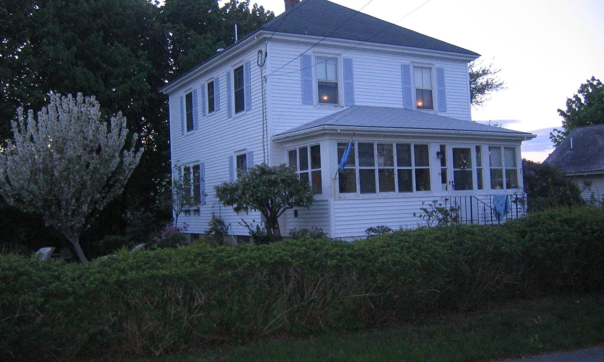 Kittery House | Gorgeous, colorful house- walking distance to downtown Portsmouth