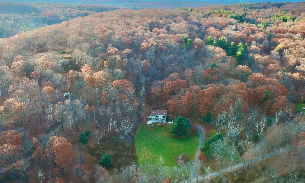 Hillsdale House | Gorgeous Mountain Views Retreat: Family & Nature