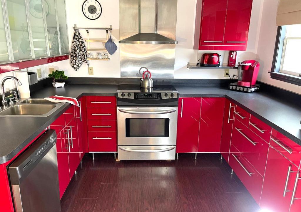 Hancock Apartment | Gorgeous Ski On/Off 2 BR Sleeps 8 Jiminy-Must See Luxury