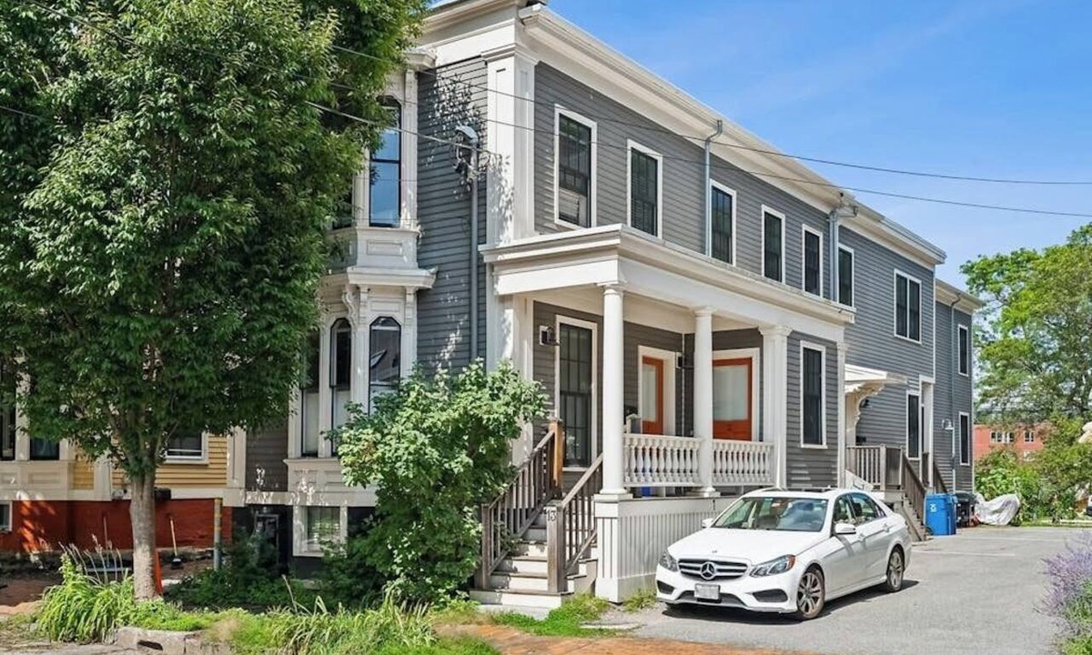 West End Condo | Gorgeously renovated, 2-condo property in the West End - walk everywhere