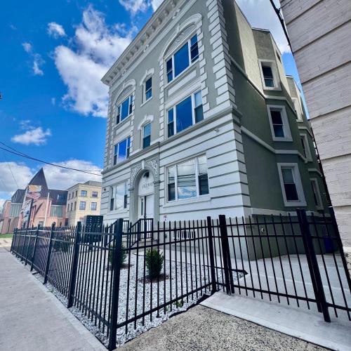 Ampere Apartment | Grand Superior 1BR Penthouse near Newark Airport