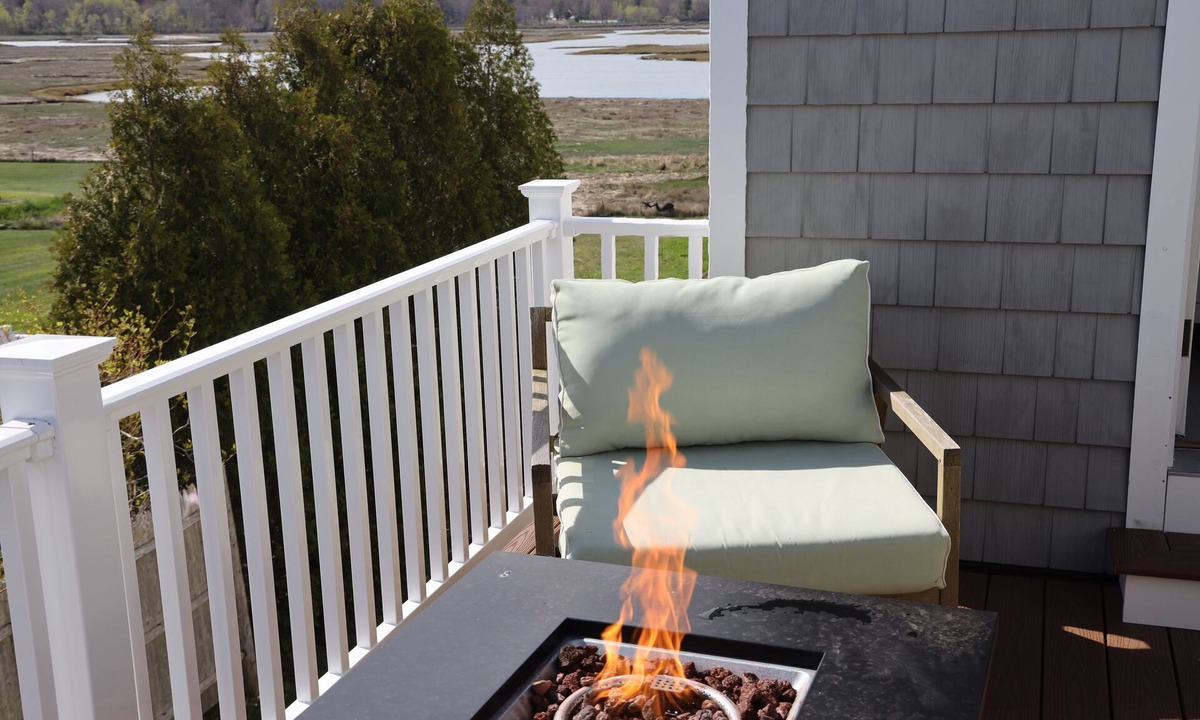 Scarborough House | GREAT LOCATION IN PINE POINT NICE 4 bedrooms 4 baths, sleeps 10, Central Air