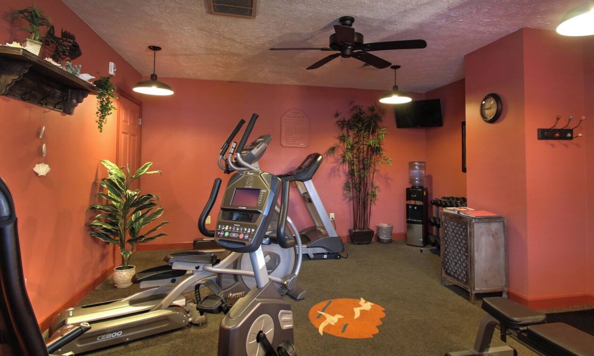 Wells Hotel | Great location near beaches, shopping and restaurants