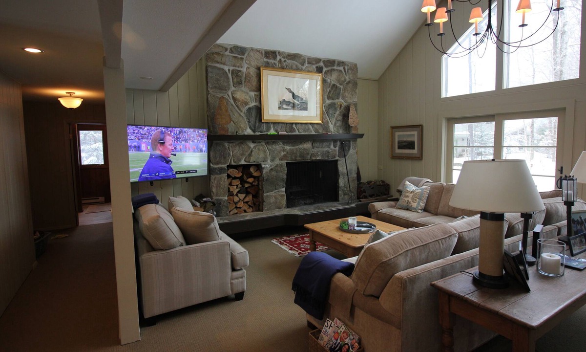Stratton Mountain House | Great location!Walk to trail 3 min.Also Shuttle bus picks up-drops off at dway.