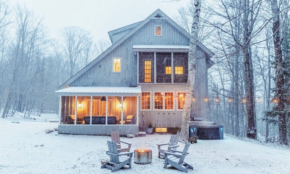 East Dover Ski Chalet | Green Mountain Chalet: Tranquil Ski Oaisis W/Spa