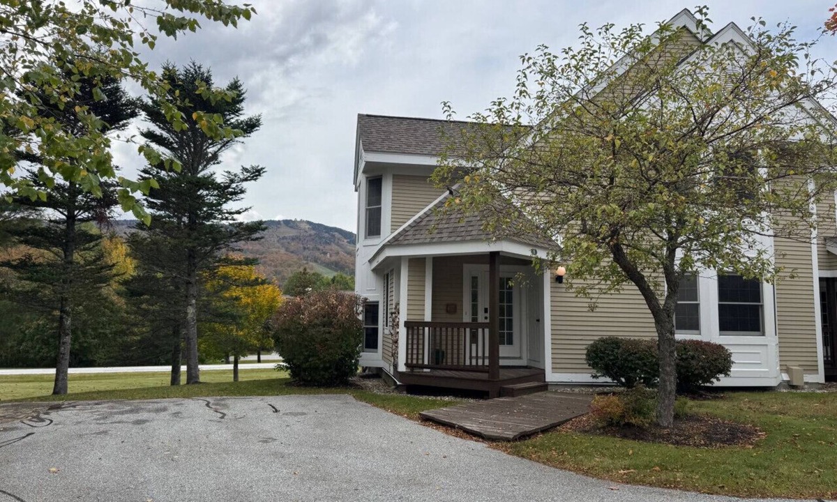 West Dover Villa | Greenspring Townhome- Shuttle, Pool, Hot Tub & Gym