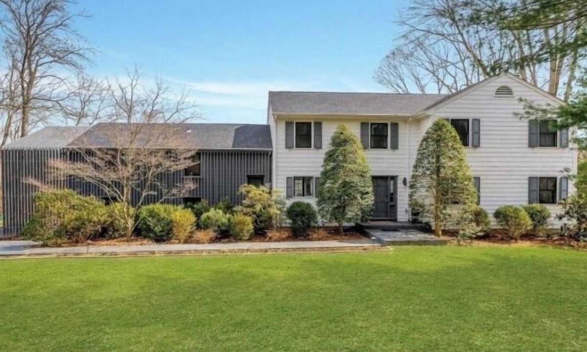 Greenwich House | Greenwich Lakefront Estate - Private Dock, Designer Kitchen & Panoramic Views