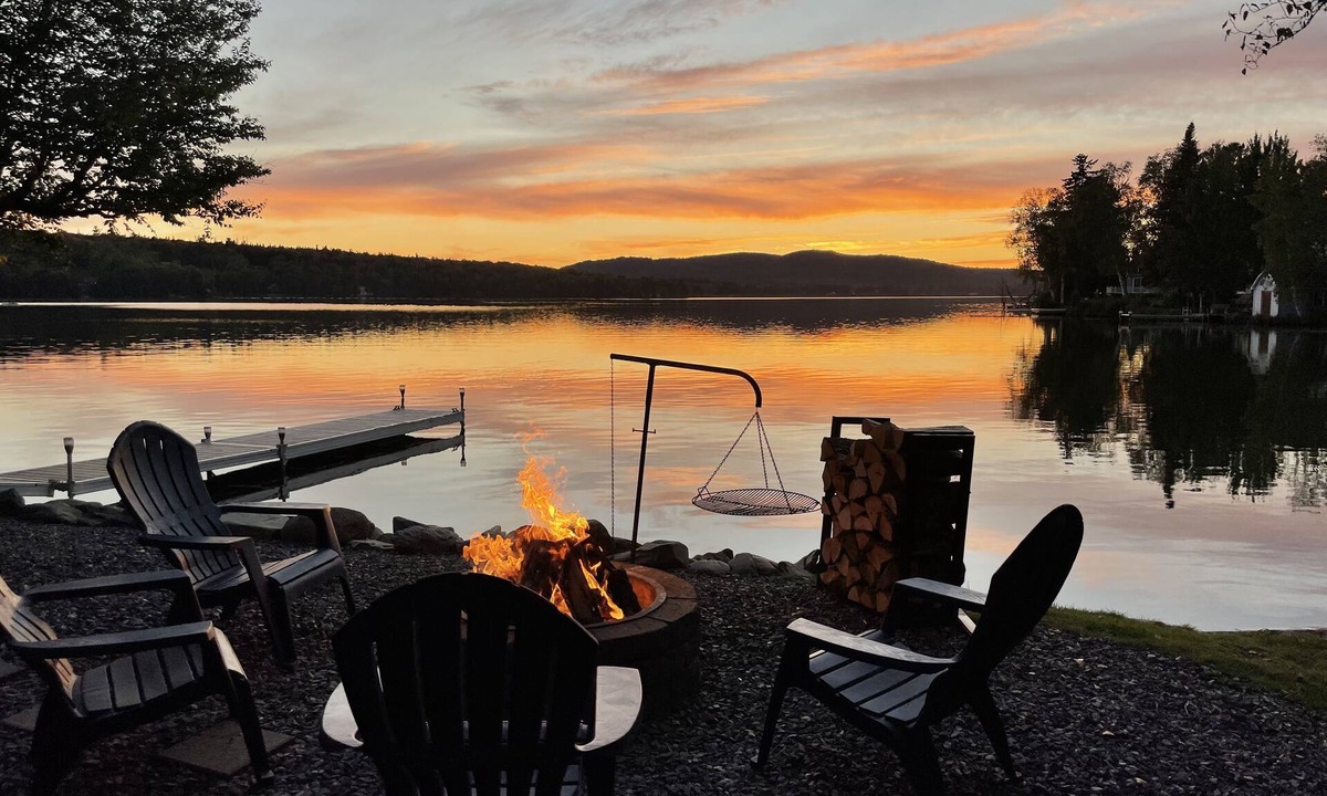 Pittsburg Cabin | Grouse Landing on Back Lake