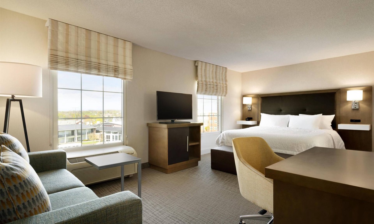 Middletown Hotel | Hampton Inn & Suites Newport/Middletown