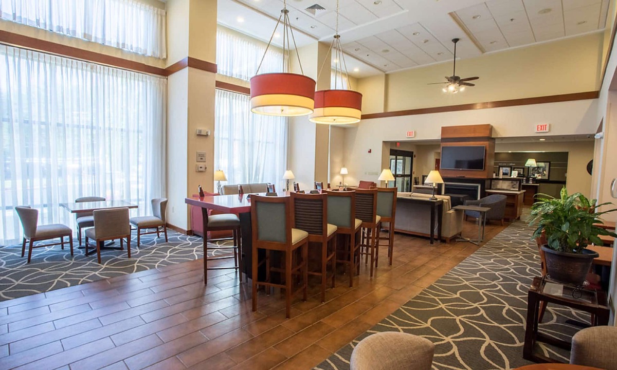 Lochmere Hotel | Hampton Inn & Suites Tilton