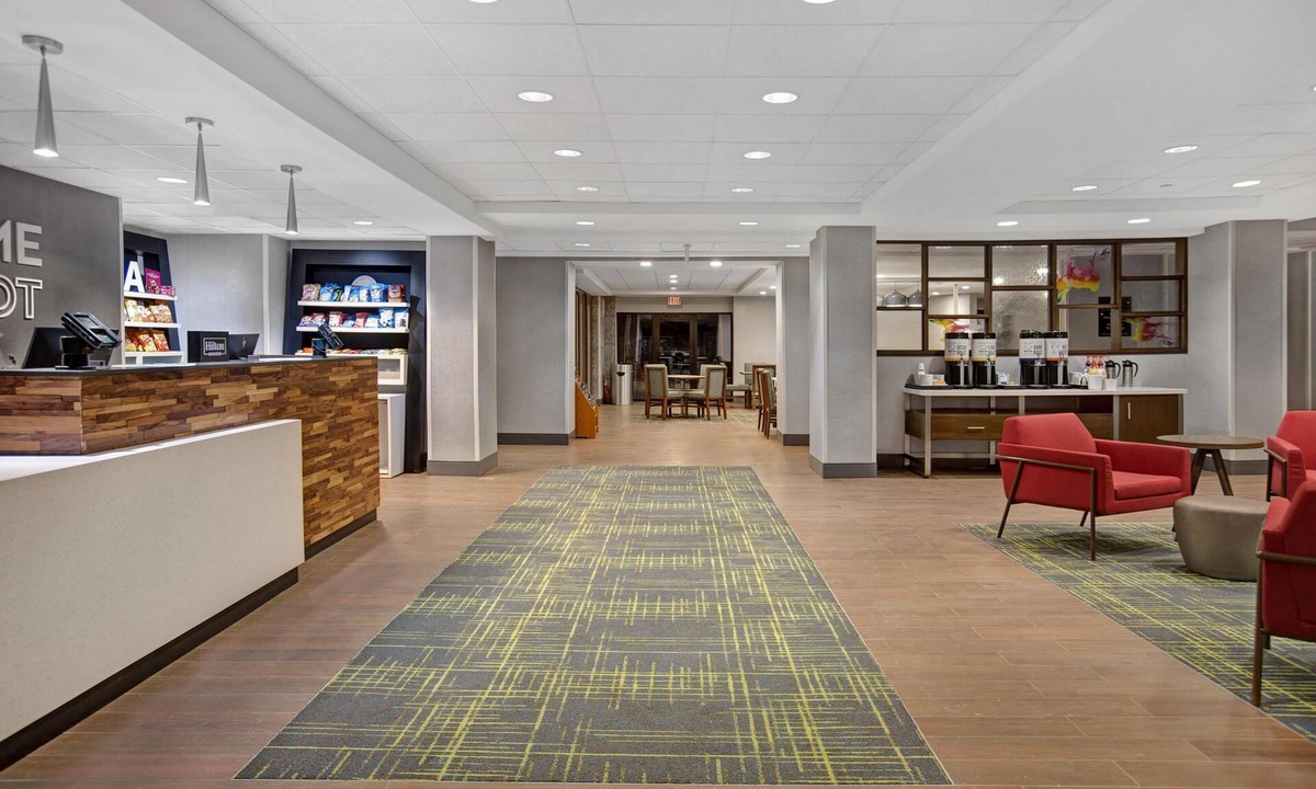 Westfield Hotel | Hampton Inn Westfield