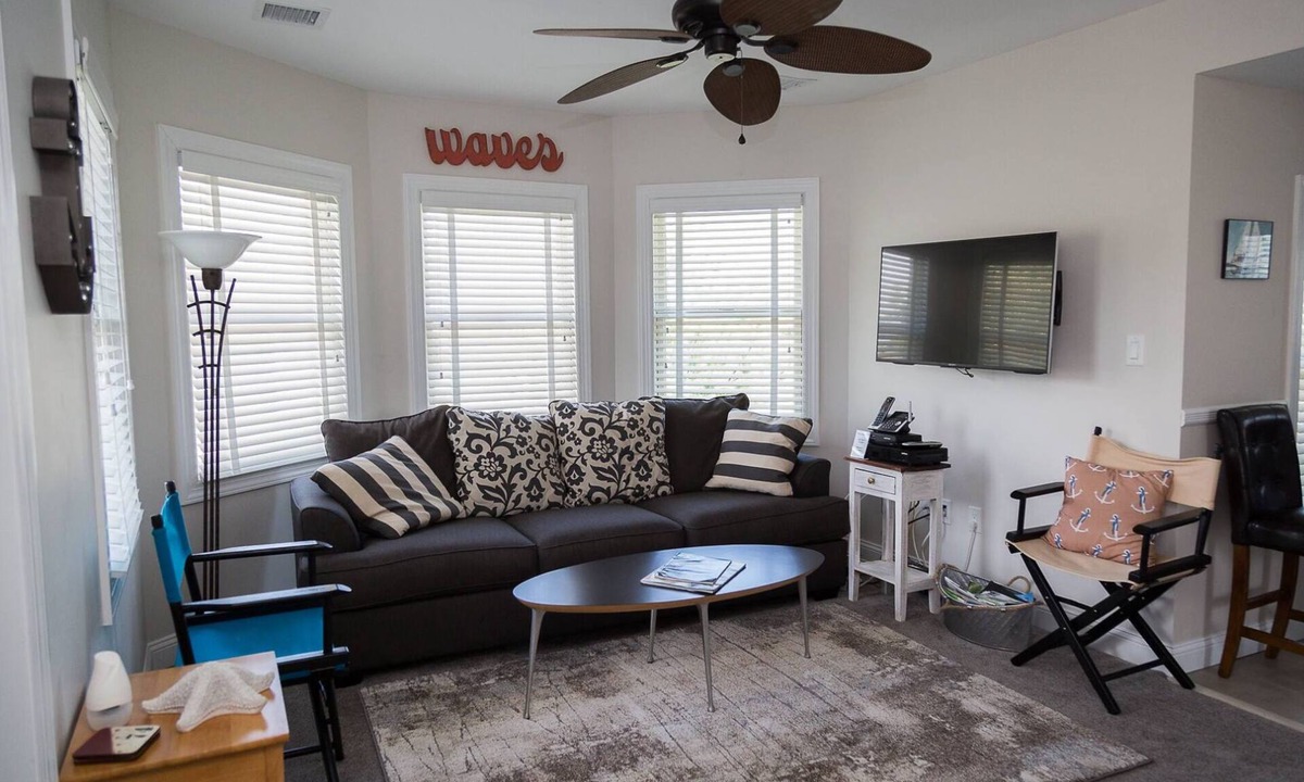Pipes Cove Apartment | Harbor Heights