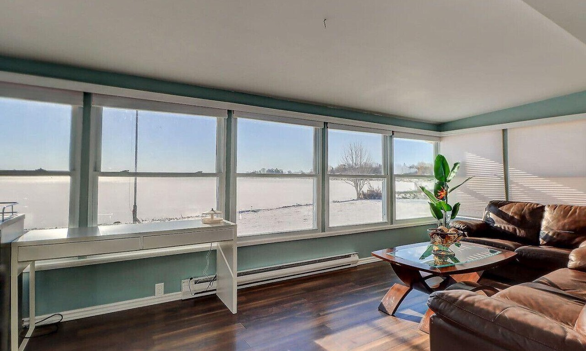 Valentia Cottage | Harbour Haven - 5 BEDS - Heart of Kawartha Lakes
