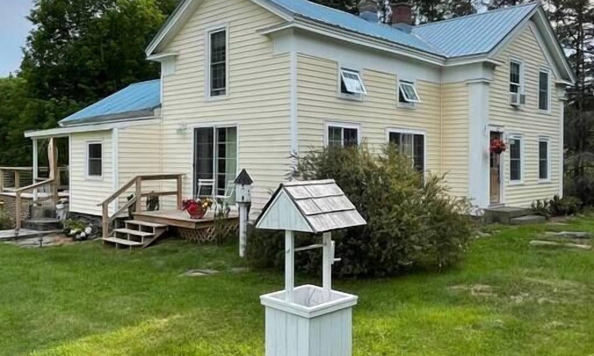 Jefferson House | Harpersfield House: Zen. Find Peace. Sleeps 7. Near Baseball HOF. Enjoy nature.