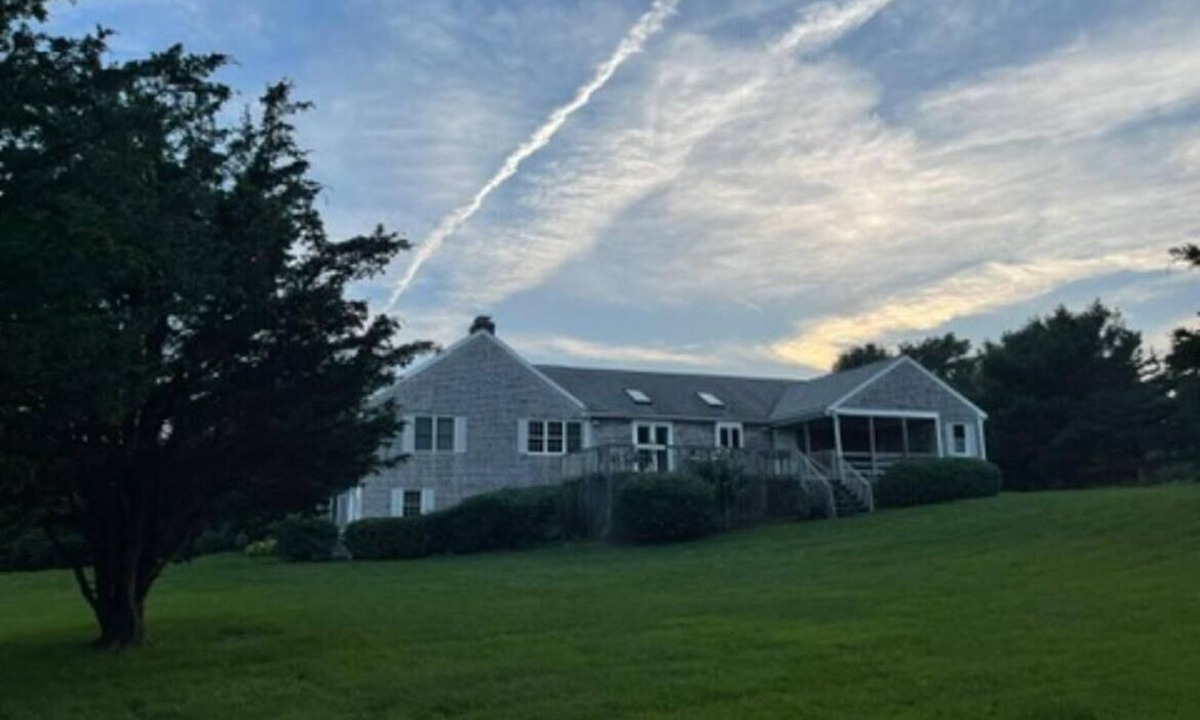 Hatchville House | Hatchville Retreat. Cape Cod Summer Escape near Beaches & Shining Sea Bikeway