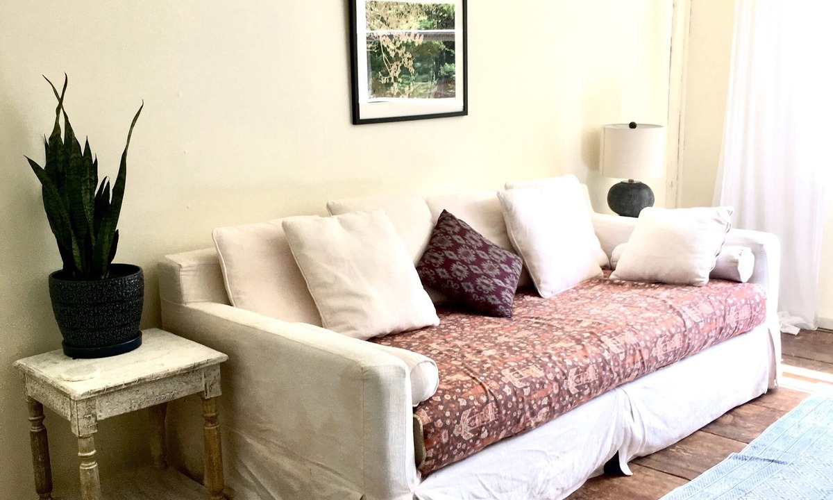 Brattleboro Apartment | HeART Barn, 35-60 m. to skiing @ Mt. Snow, Stratton, Okemo, Magic & Bromley