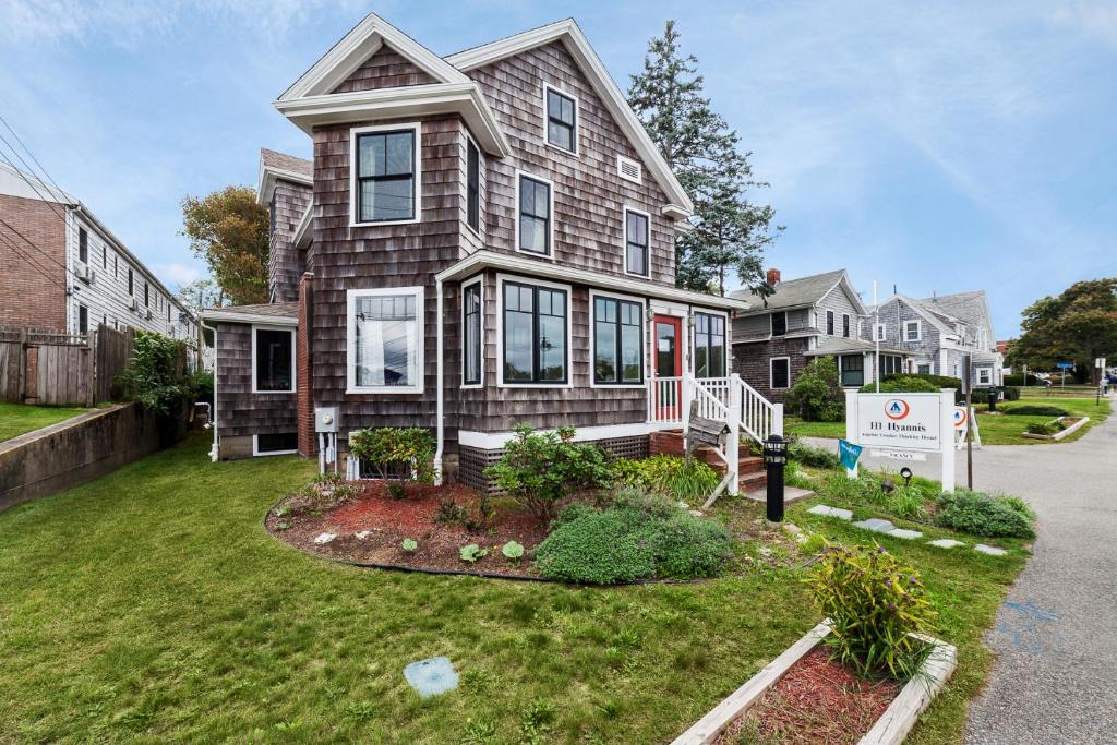 Hyannis Hostel | HI Hyannis Hostel