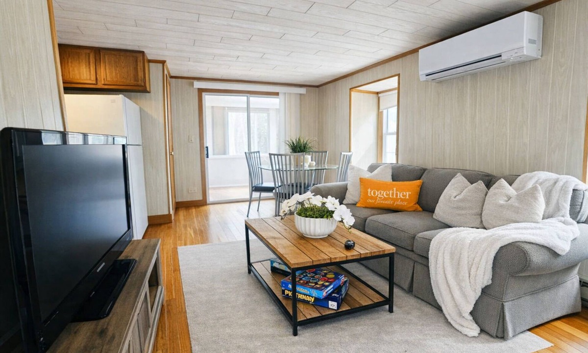 Tuftonboro Apartment | Hidden Gem Near Castle in the Clouds [Pet Friendly-WiFi-Enclosed Private Porch]
