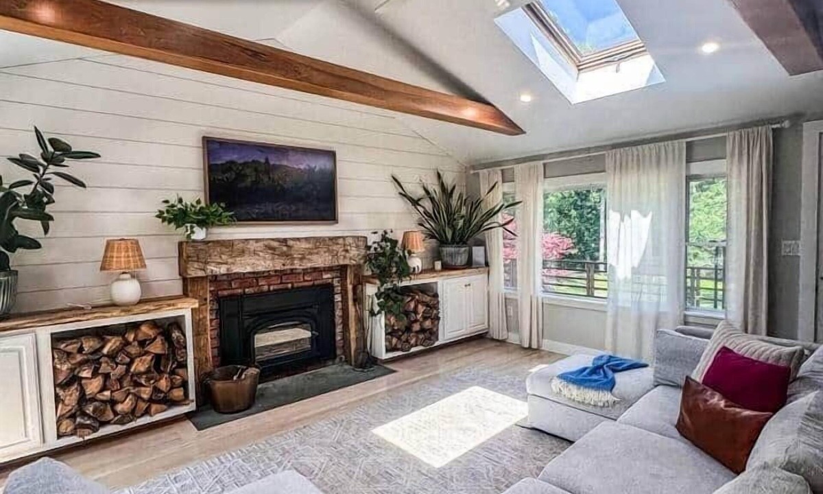 Vineyard Haven House | Hideaway in Vineyard Haven - Walk to Town & Beach
