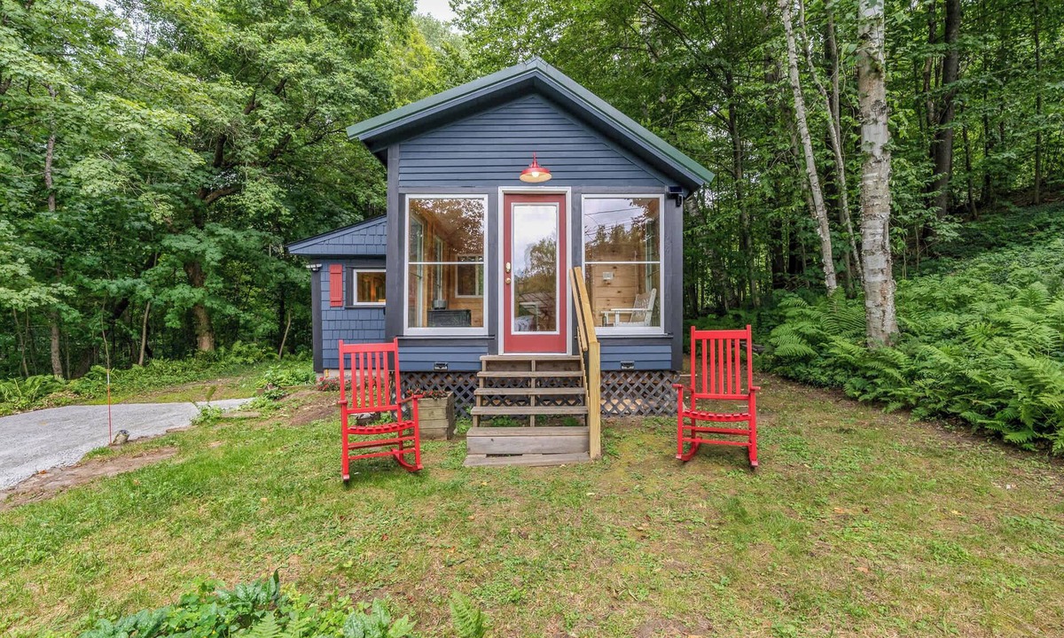 Woodstock House | Highland Cabin above Woodstock Village, Pets Welcome
