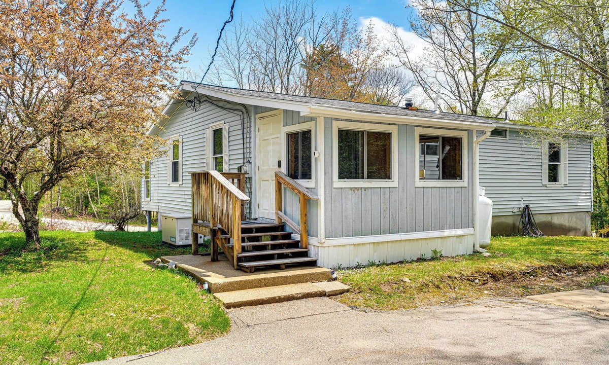 Albany Cabin | Hike, Fish & Ski: ‘Black Bear Cabin’ in Albany