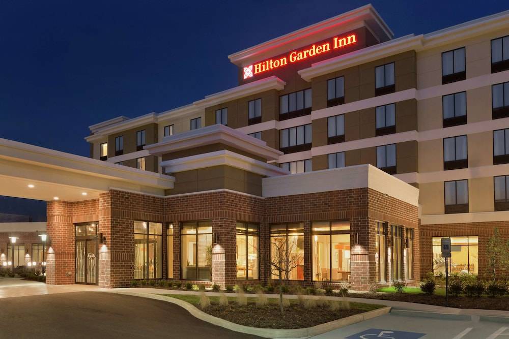 South Hills Hotel | Hilton Garden Inn Pittsburgh Airport South-Robinson Mall