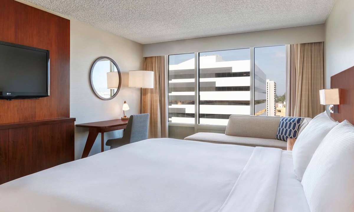 Pasadena Hotel | Hilton Pasadena
