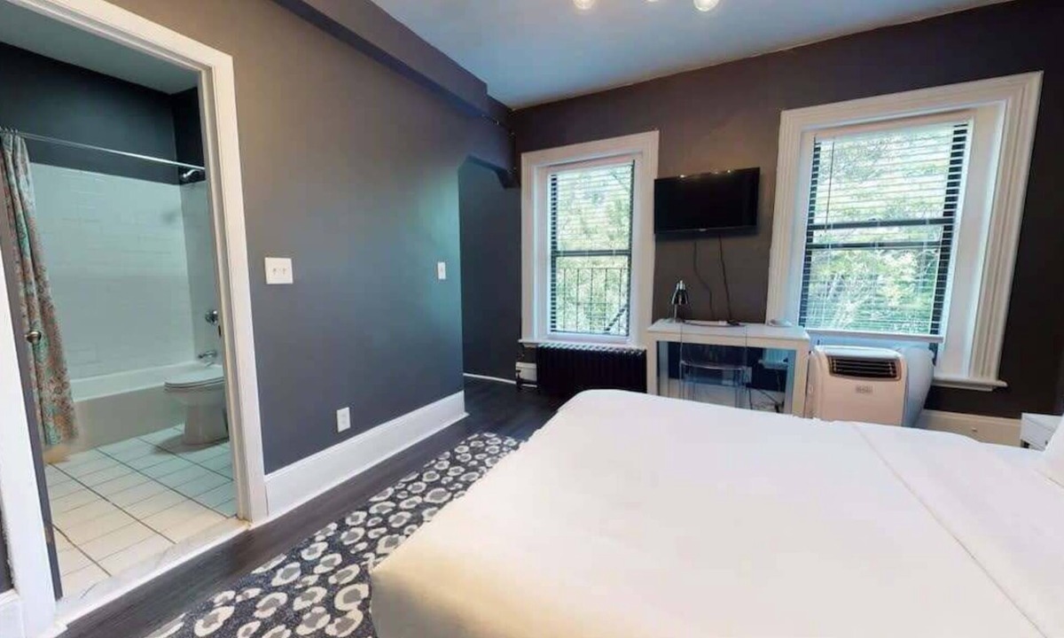 Bay Village Apartment | Hip & Chic Studio Awaits Your Stay!