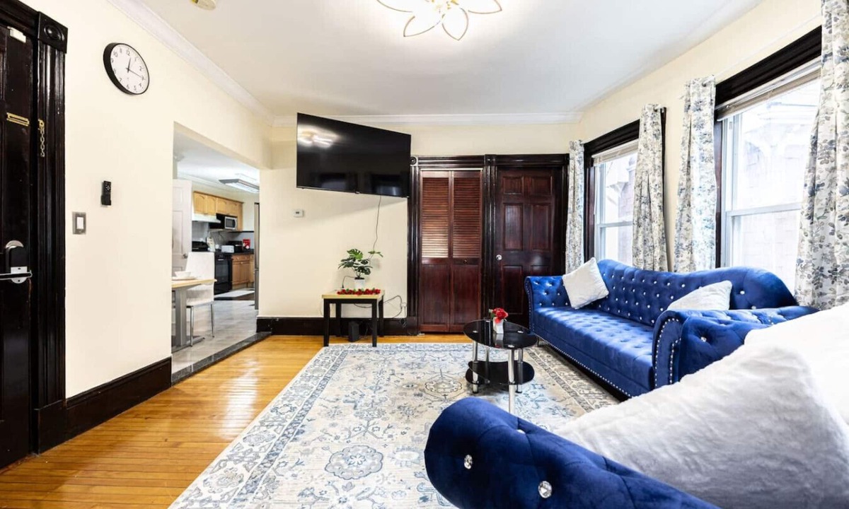 Roxbury Apartment | Historic Brownstone Elegance: Blue Colonial Suite