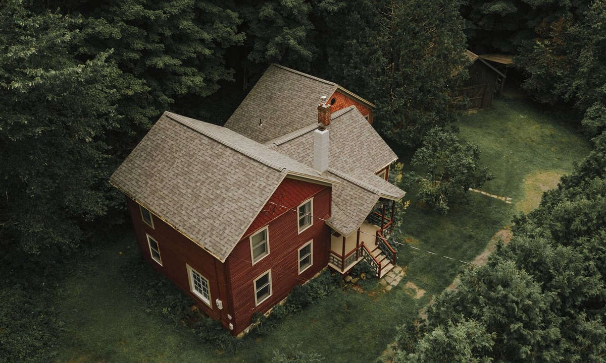 Keene House | Historic farmhouse by the river in Keene, NY near Lake Placid & Whiteface Mt.