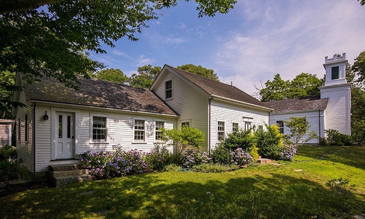 West Tisbury House | Historic Lambert's Cove Church & Parsonage