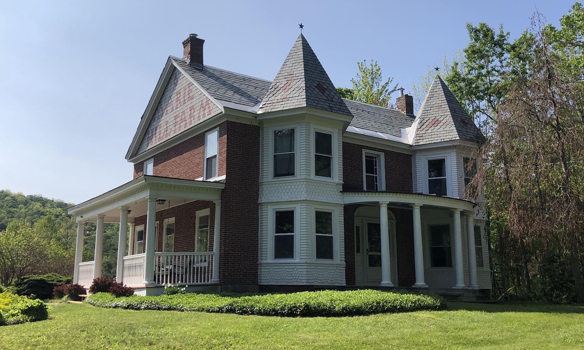Andover House | Historic Vermont Getaway, 3 mi to Magic