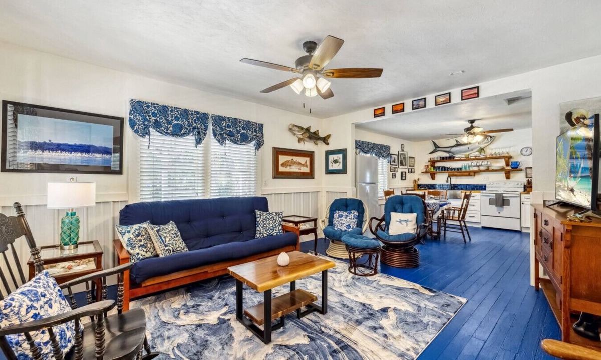 Cedar Key Cottage | Historic * Walkable * Downtown * Boat Parking * Fire Pit
