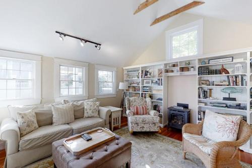 West Boothbay Harbor House | Historical New England home, outdoor shower , Dog-friendly