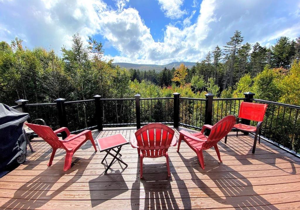 Carroll House | HL96 Single family home with views and lots of space Privacy convenience AC and style