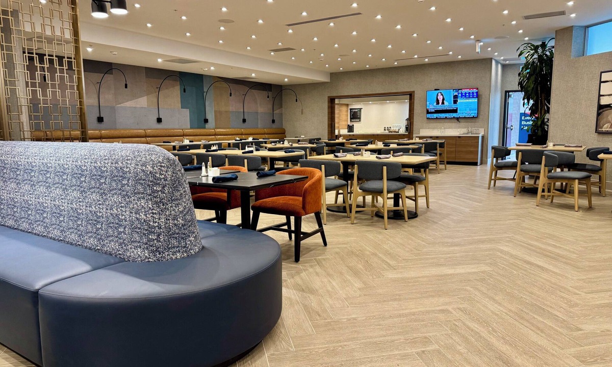 Burlington Hotel | Holiday Inn Burlington Conference Centre by IHG