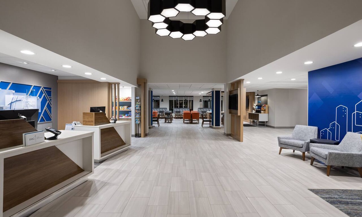 Brattleboro Hotel | Holiday Inn Express Hotel & Suites Brattleboro by IHG