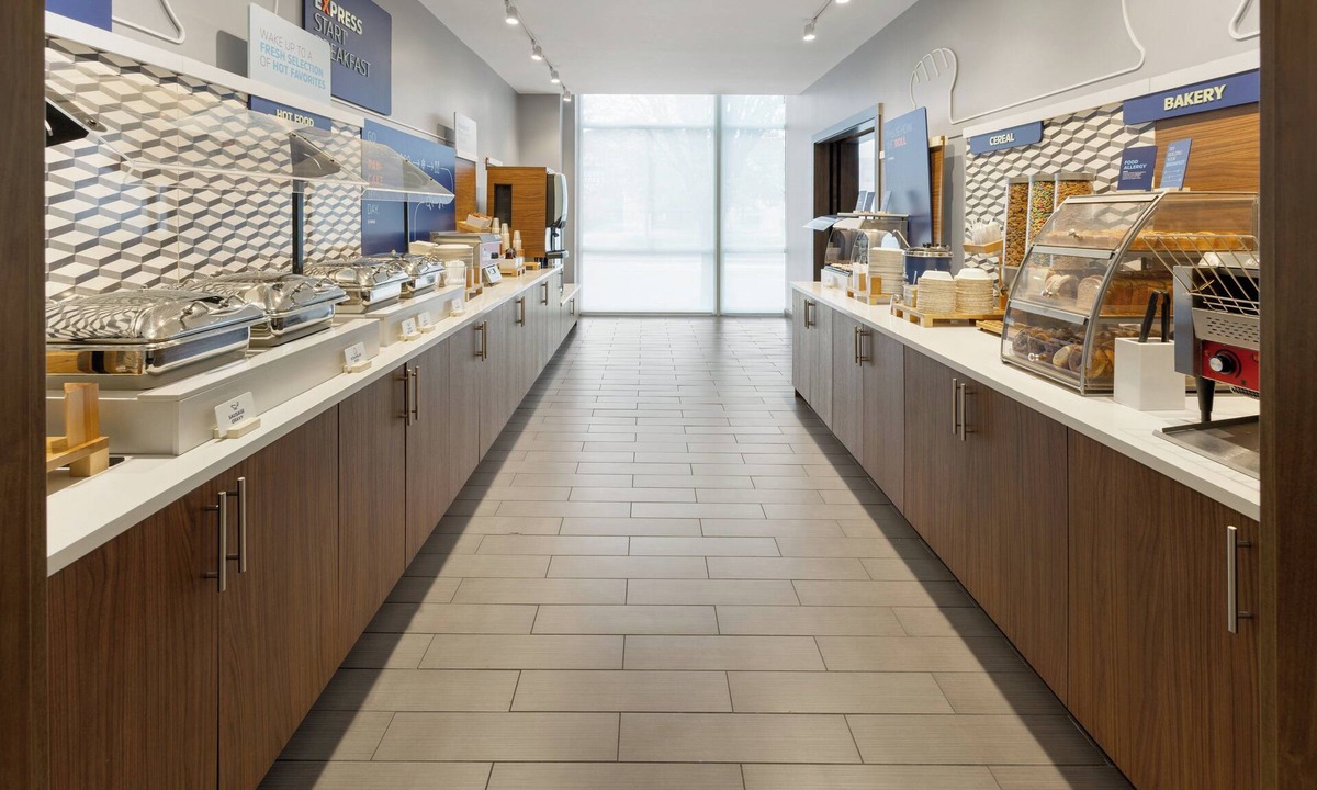 Old City Hotel | Holiday Inn Express Philadelphia - Penns Landing by IHG