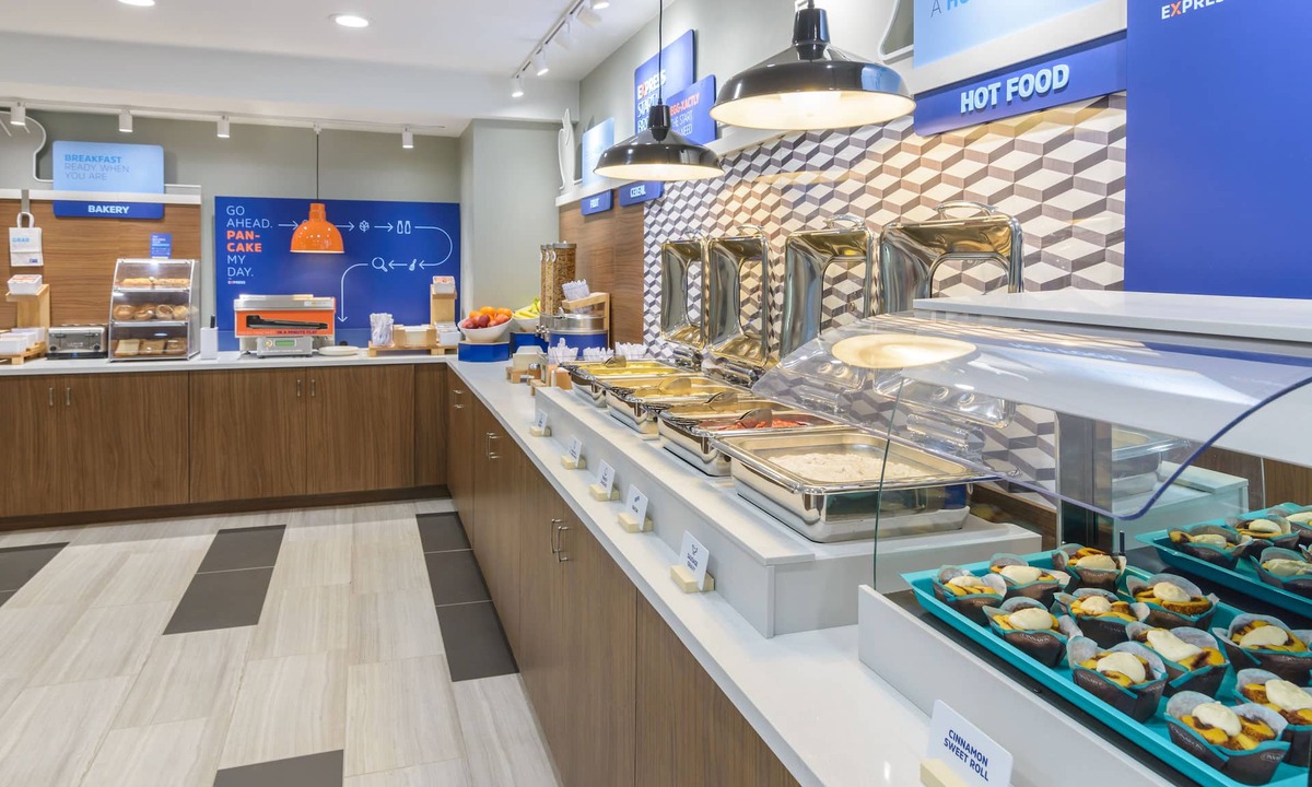 Southington Hotel | Holiday Inn Express Southington by IHG