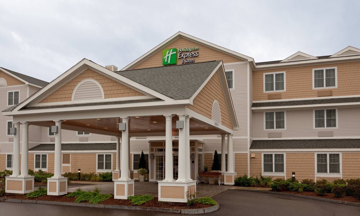 Rochester Hotel | Holiday Inn Express & Suites Rochester by IHG