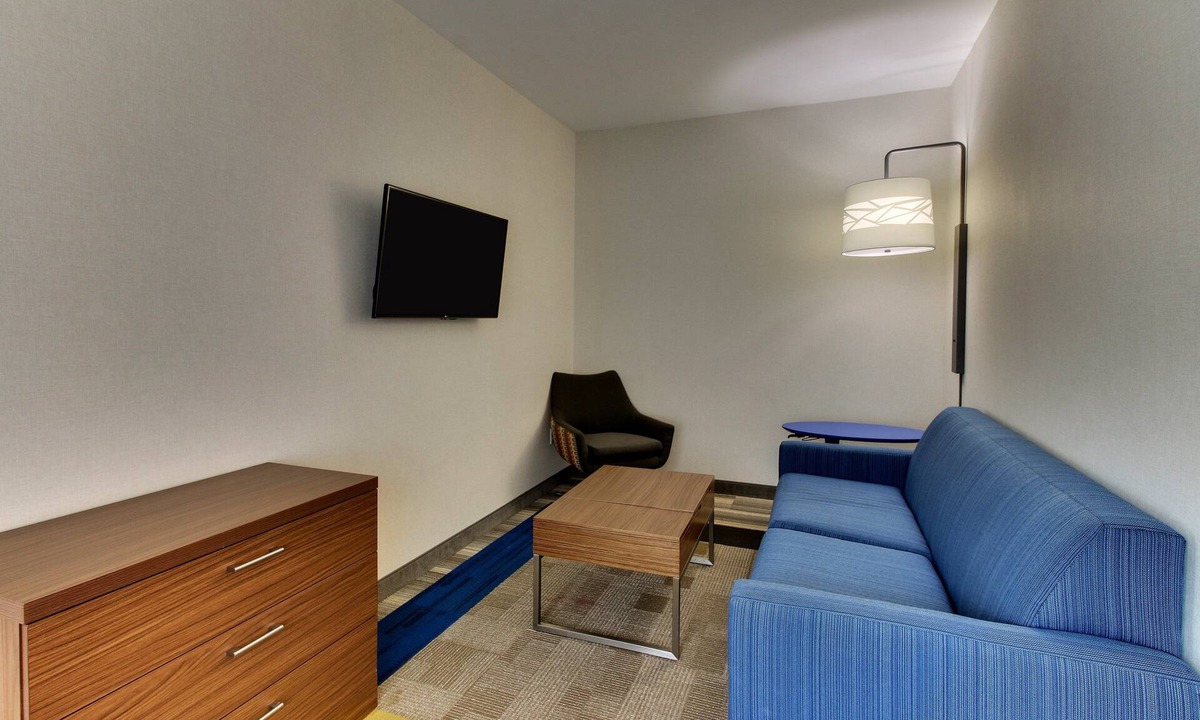 Ithaca Hotel | Holiday Inn Express & Suites Ithaca by IHG