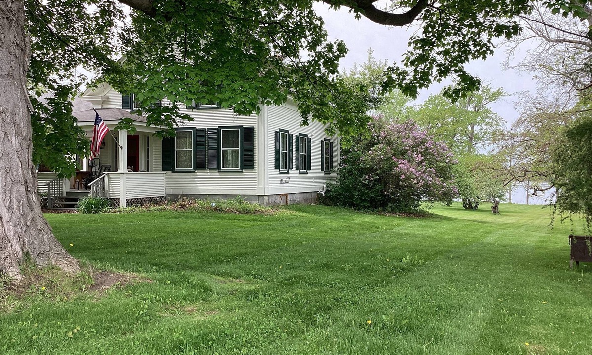 North Hero Other | Holiday Landing is a 5-bedroom lakefront home with AC in North Hero , sleeps 10!