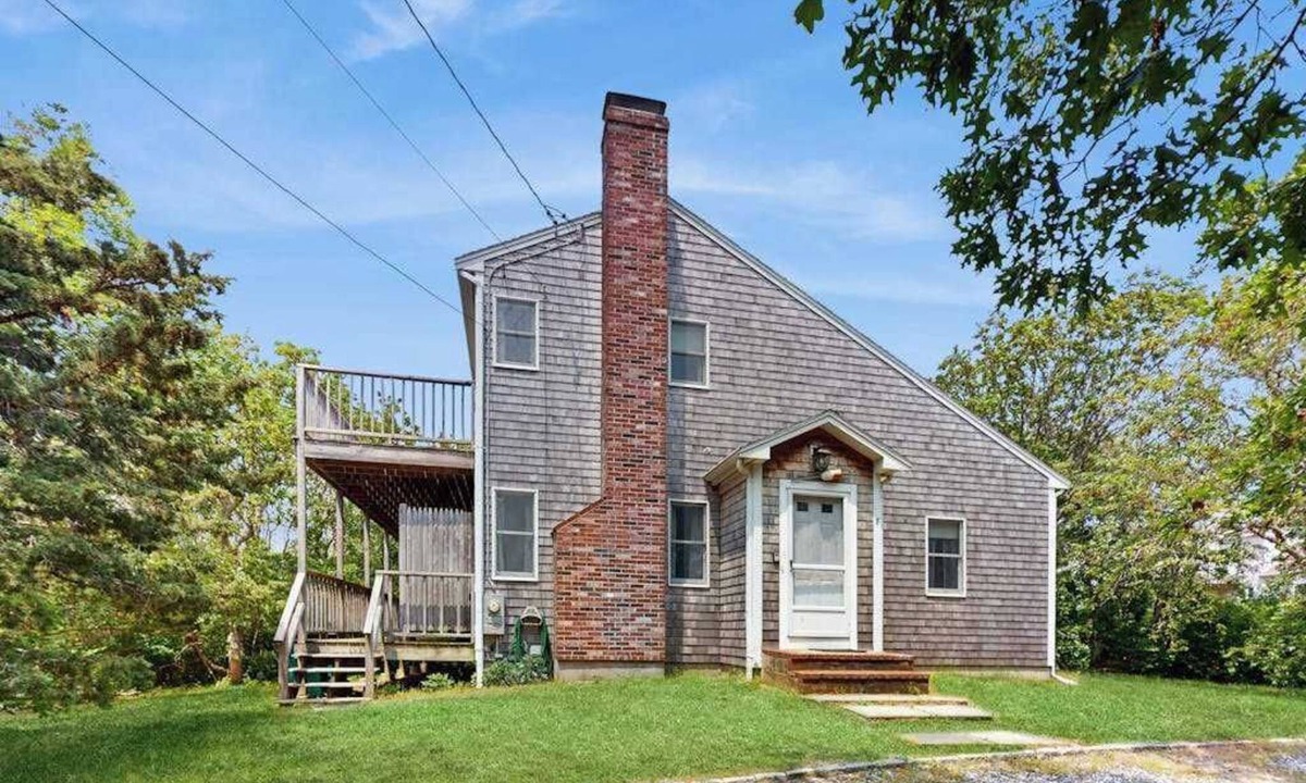Dennis House | Home in a bayside neighborhood with 2 large decks - walk to beaches